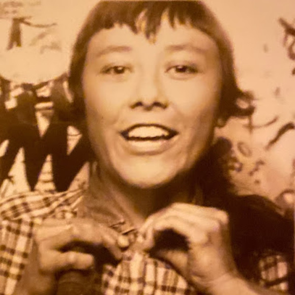 Meet your Posher, Lluvia - Picture 1 of 1